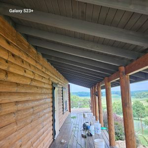 log cabin home wood sealing chinking